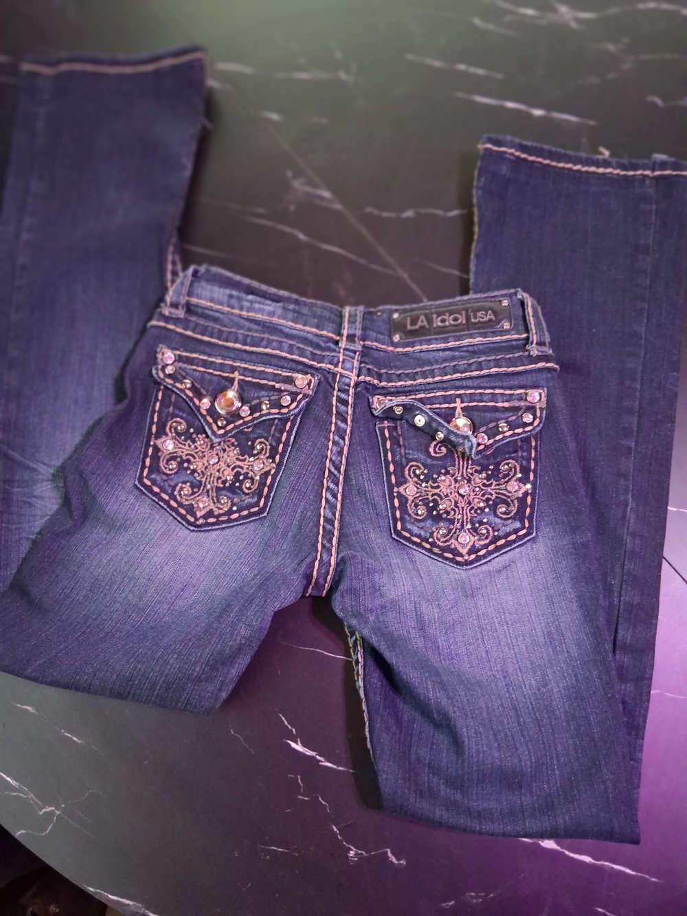 L.A. idol Embroidered Dark Blue Womenโs Jeans
